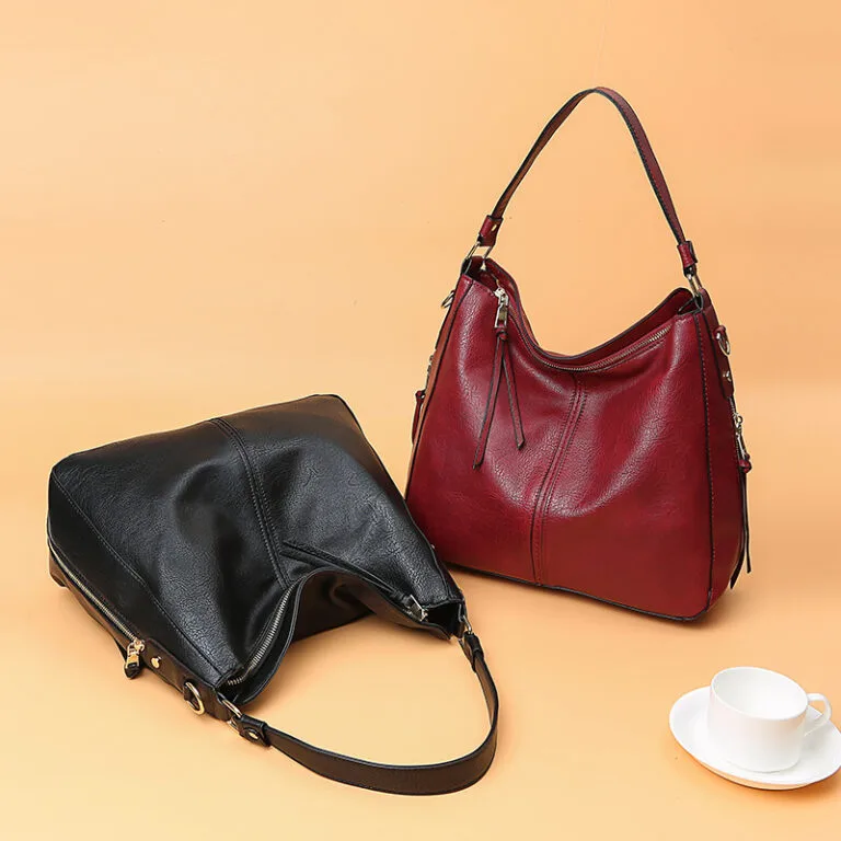 Lunéra Classic Hobo Bag